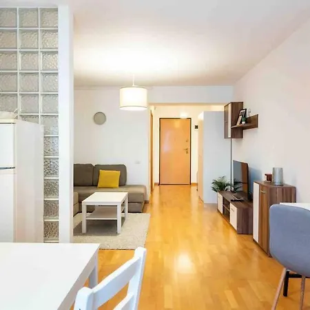 Perfect With View And Undergound Parking Bucarest