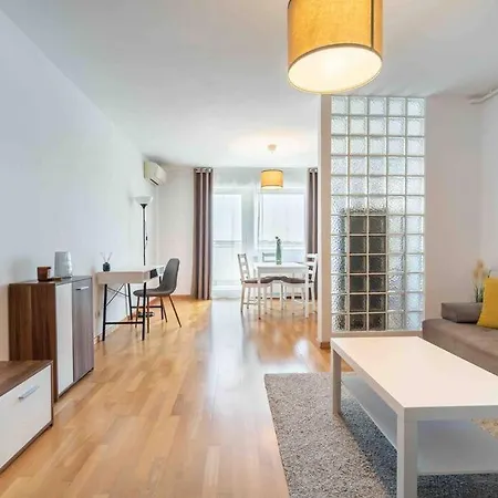 Perfect With View And Undergound Parking Bucarest