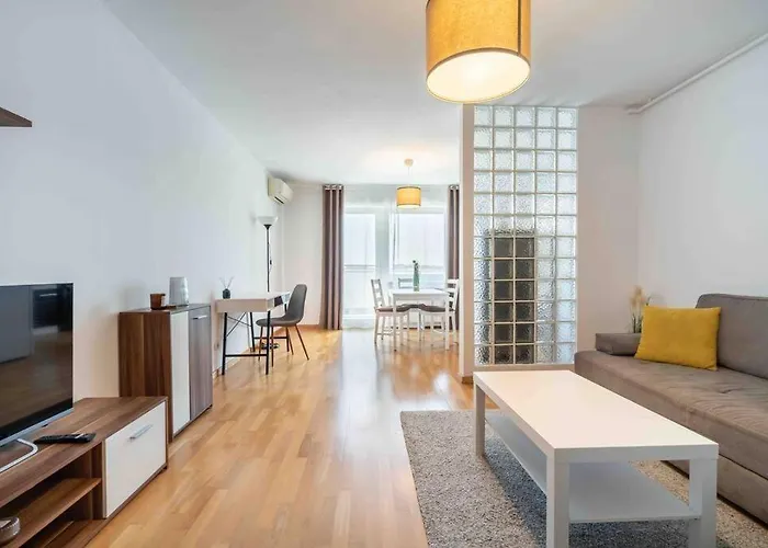 Perfect With View And Undergound Parking Bucarest